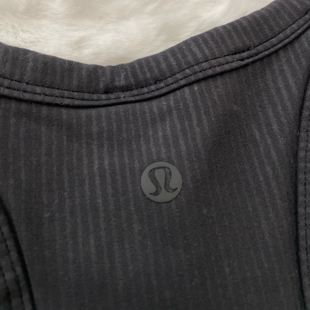 Lululemon Blissful Bend Crop Tank Top Size 6 Built in Shelf Sports Bra High Neck - Picture 3 of 6